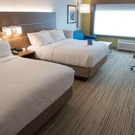 Holiday Inn Express & Suites - Warsaw - E Center By Ihg Екстер'єр фото